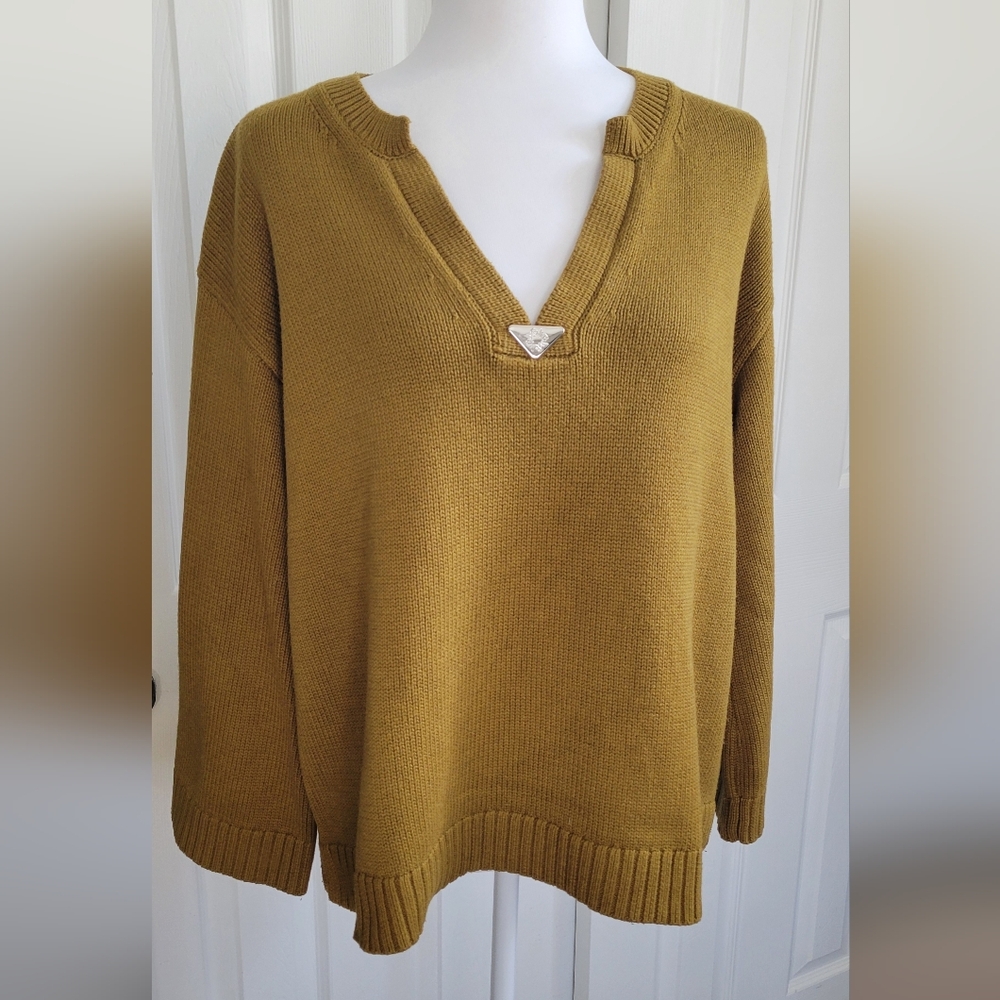 White House Black Market Golden Mustard V-Neck Bell Sleeve Sweater, Women's XL